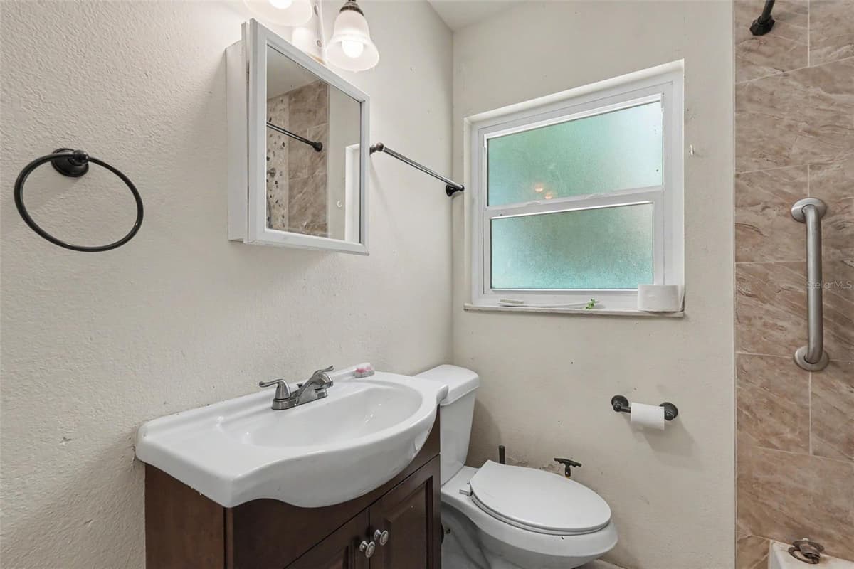308 ALTHEA AVENUE — photo 10 of 23