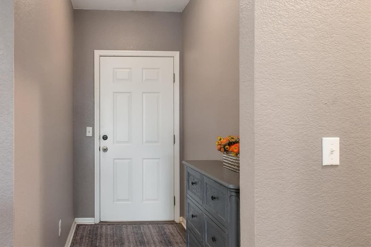 19385 WATER OAK DRIVE — photo 4 of 55