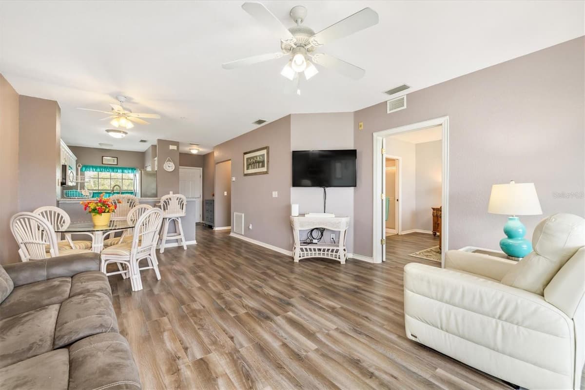 19385 WATER OAK DRIVE — photo 8 of 55