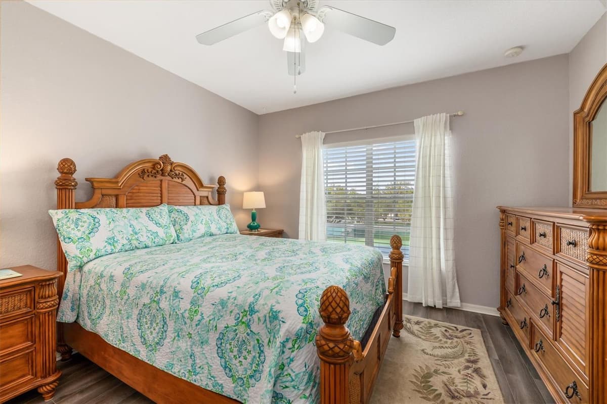 19385 WATER OAK DRIVE — photo 16 of 55