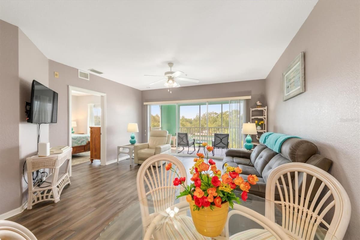 19385 WATER OAK DRIVE — photo 11 of 55