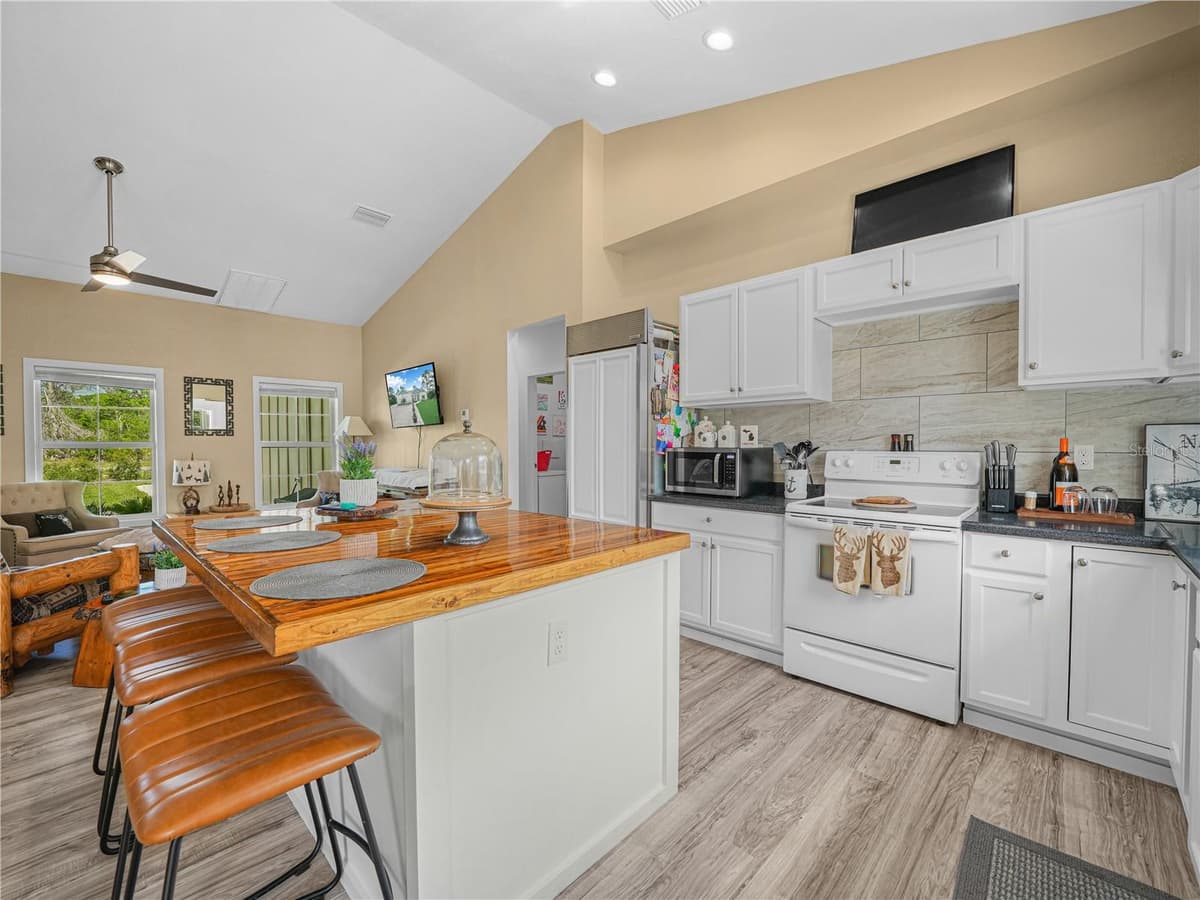 10134 ORANGE BLOSSOM BOULEVARD — photo 6 of 36