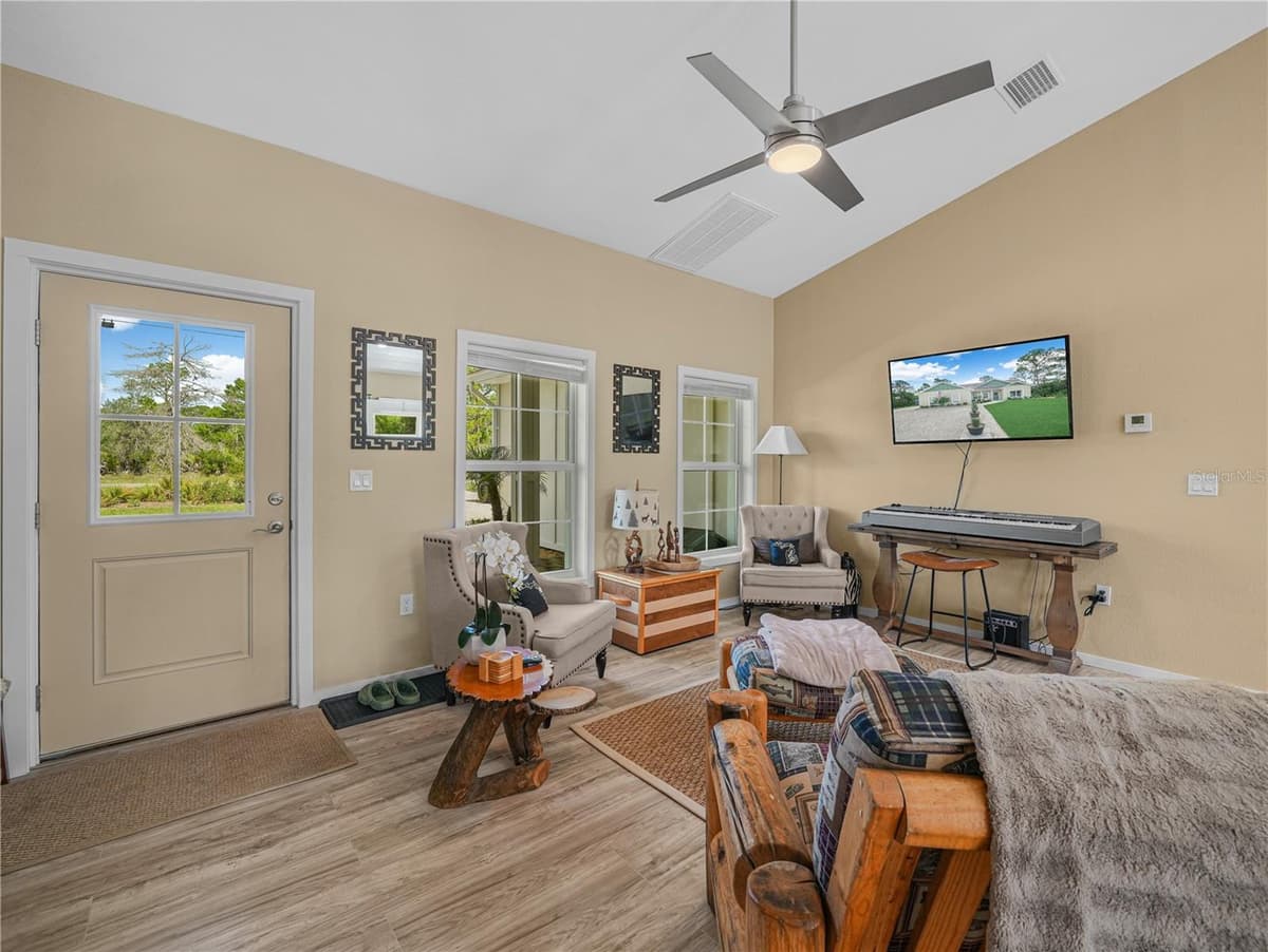 10134 ORANGE BLOSSOM BOULEVARD — photo 4 of 36