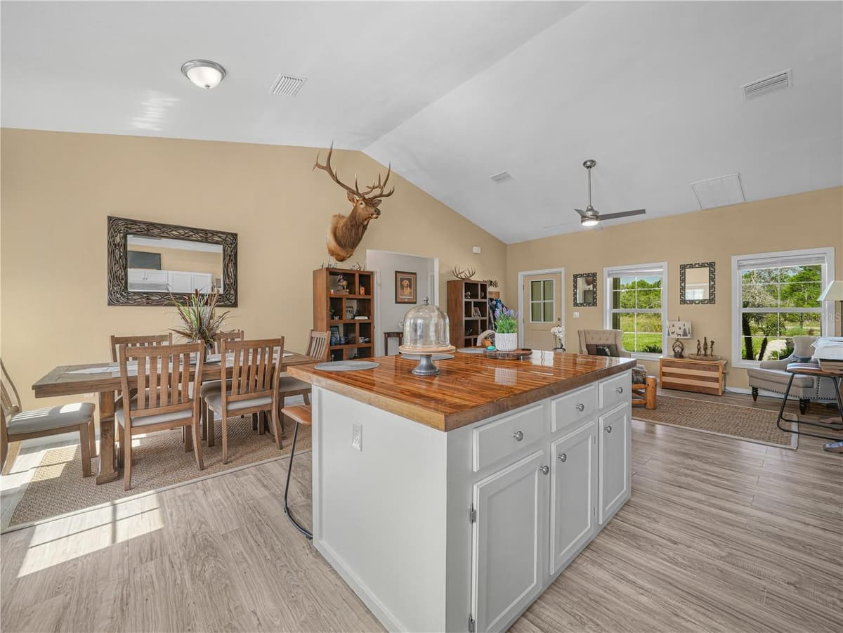 10134 ORANGE BLOSSOM BOULEVARD — photo 7 of 36