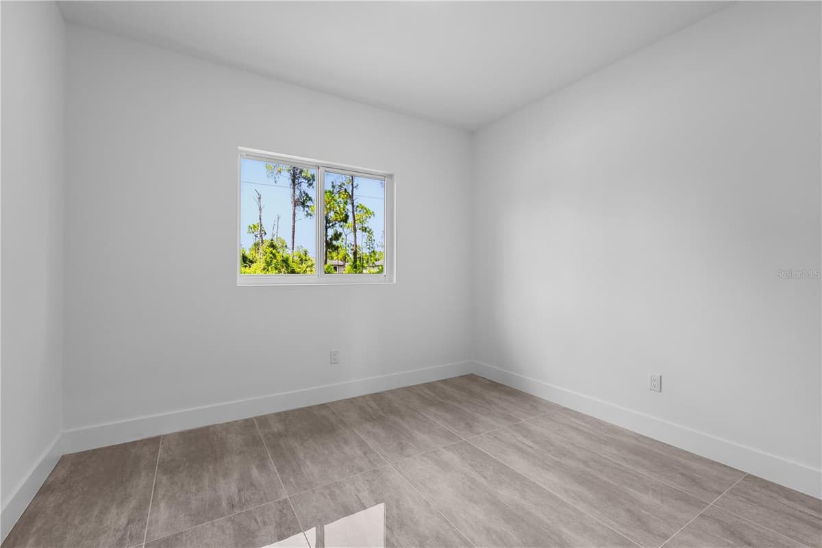 1142 DUTCHESS STREET — photo 37 of 51