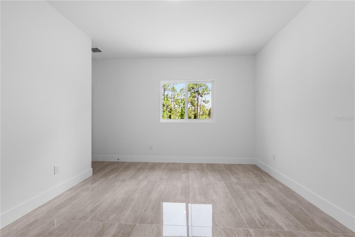 1142 DUTCHESS STREET — photo 18 of 51