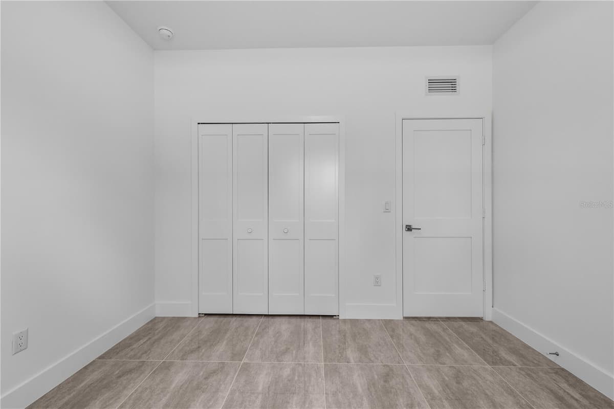 1142 DUTCHESS STREET — photo 40 of 51