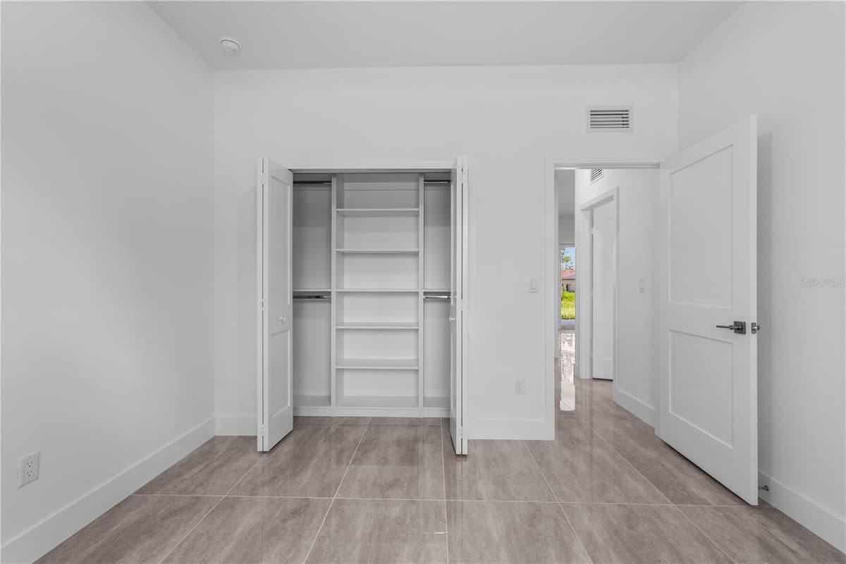 1142 DUTCHESS STREET — photo 39 of 51