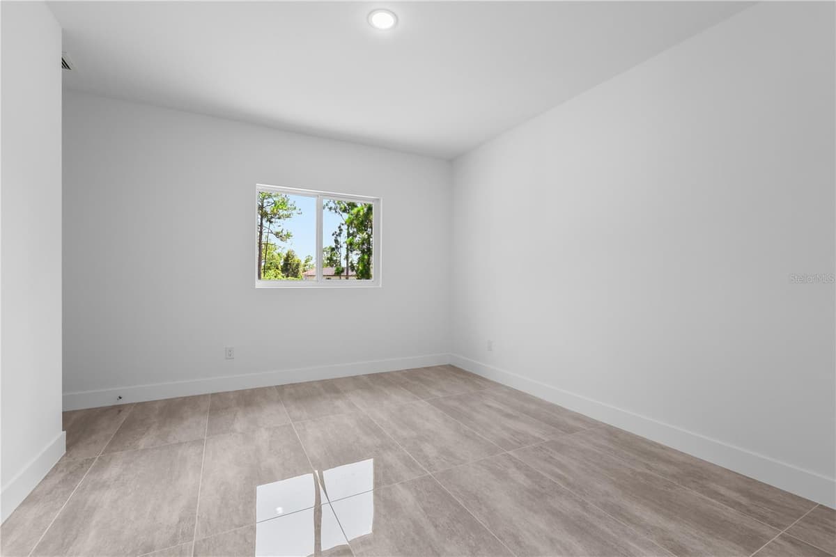 1142 DUTCHESS STREET — photo 19 of 51