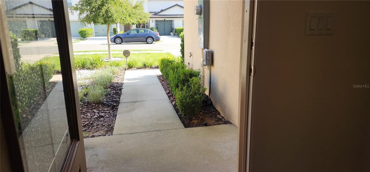 1531 WYNFORD CIRCLE — photo 3 of 24