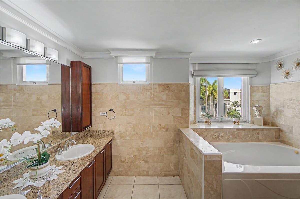 B11 CALLE MAR CARIBE — photo 16 of 27