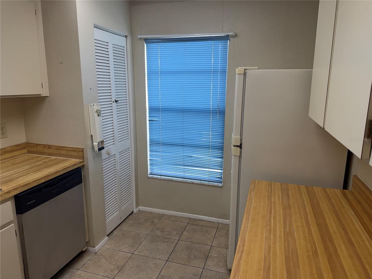7131 HOLLOWELL DRIVE — photo 5 of 20