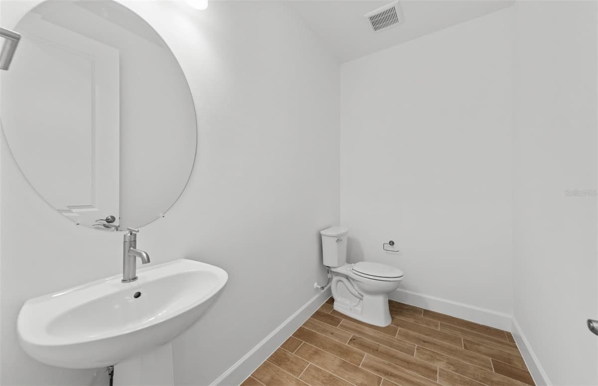 7617 FULHAM AVENUE — photo 12 of 44