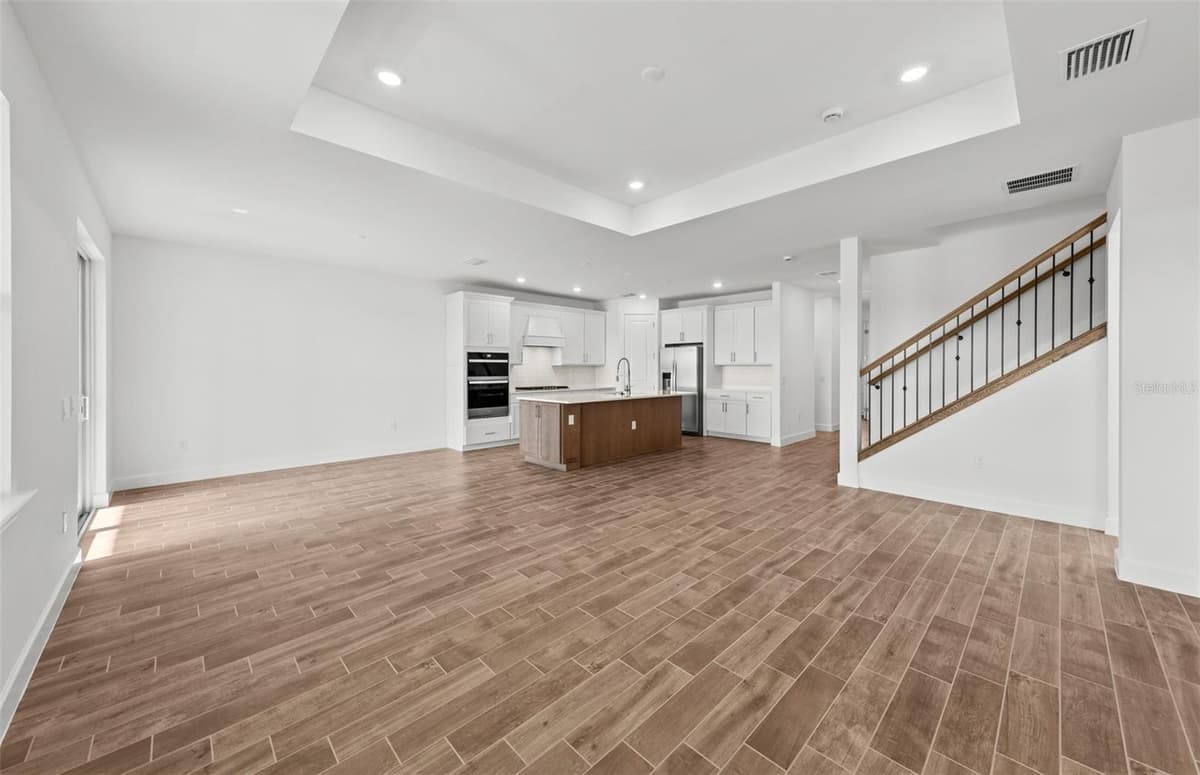 7617 FULHAM AVENUE — photo 21 of 44