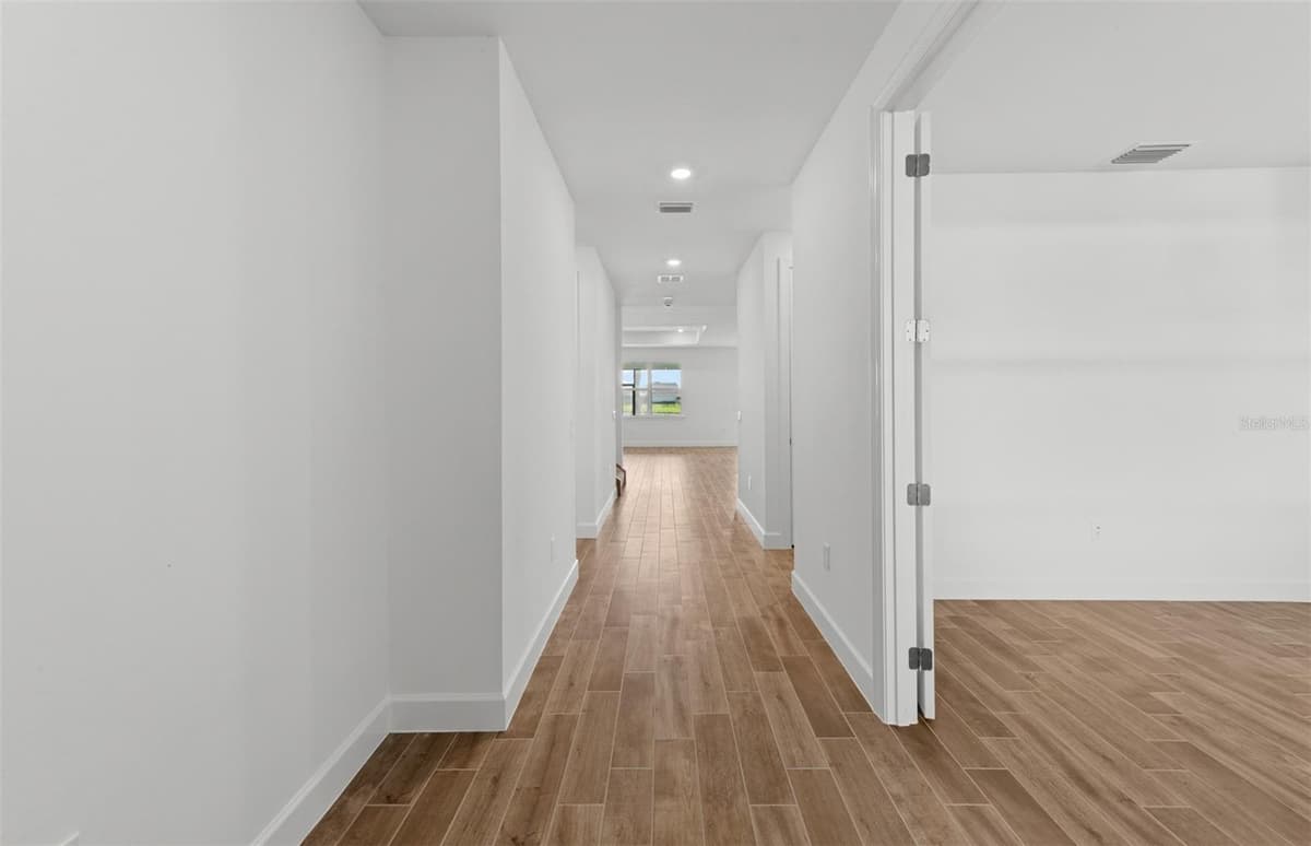 7617 FULHAM AVENUE — photo 8 of 44
