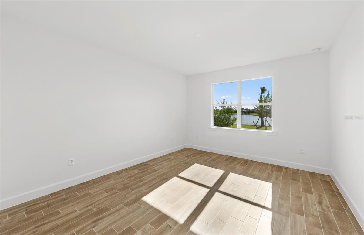 7617 FULHAM AVENUE — photo 25 of 44
