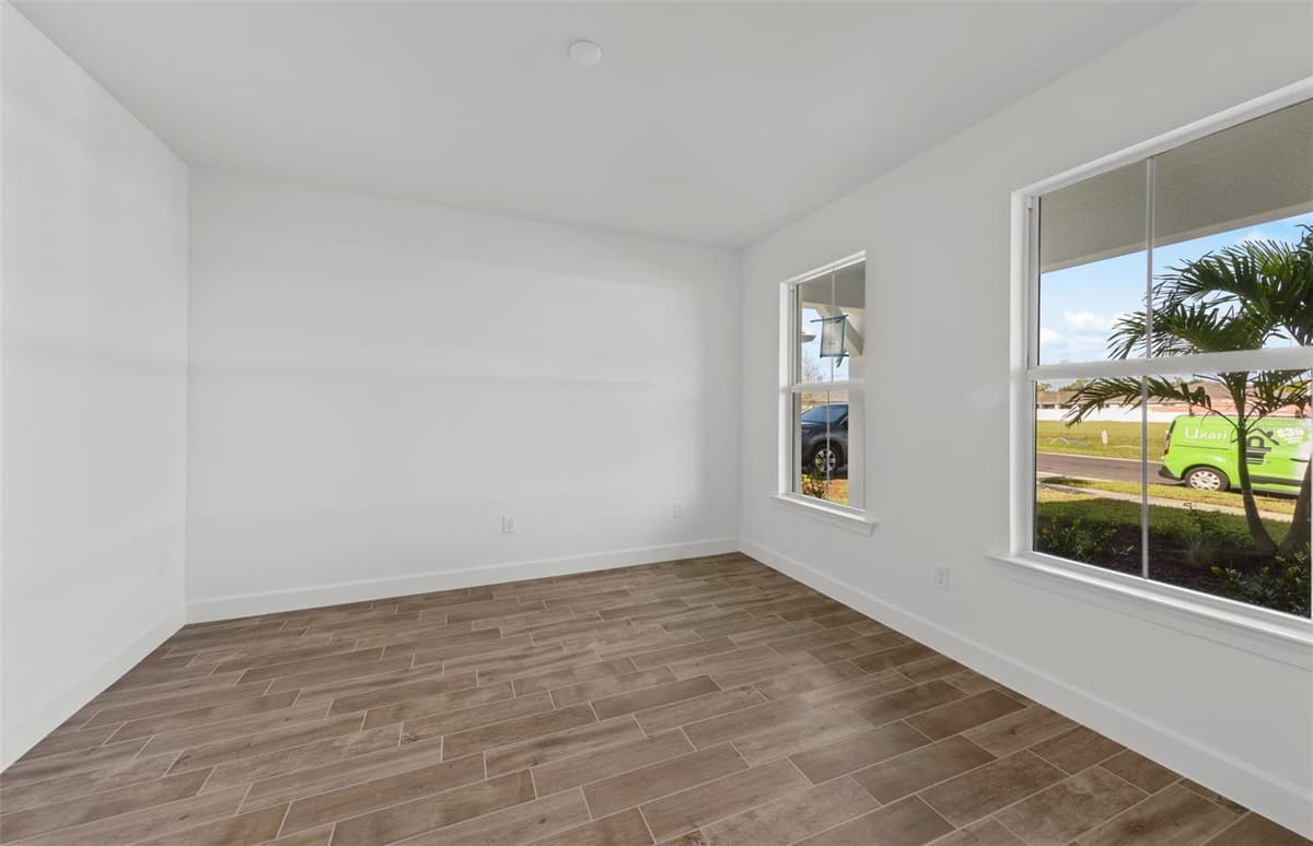 7617 FULHAM AVENUE — photo 10 of 44