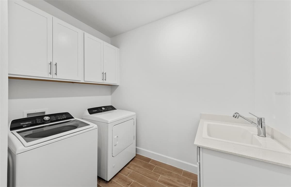 7617 FULHAM AVENUE — photo 13 of 44