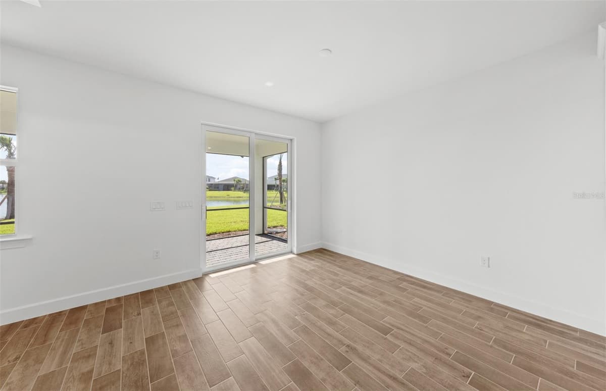 7617 FULHAM AVENUE — photo 19 of 44