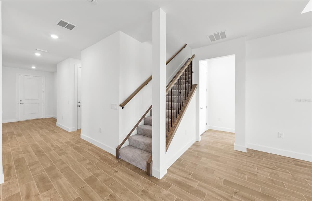 7617 FULHAM AVENUE — photo 24 of 44