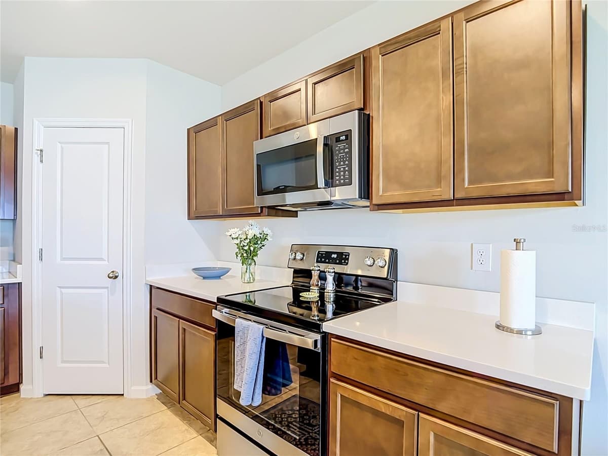 14409 WHITEWATER WAY — photo 18 of 56