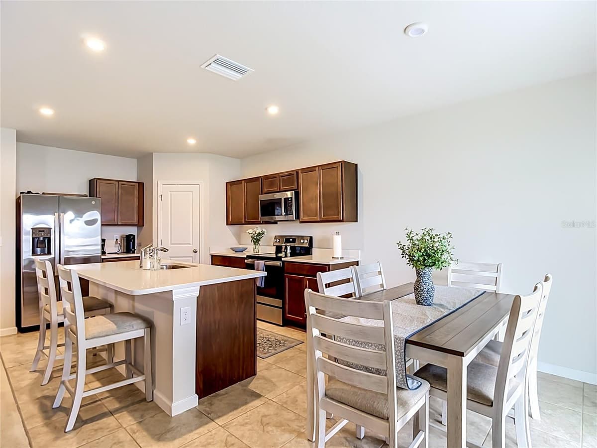 14409 WHITEWATER WAY — photo 12 of 56