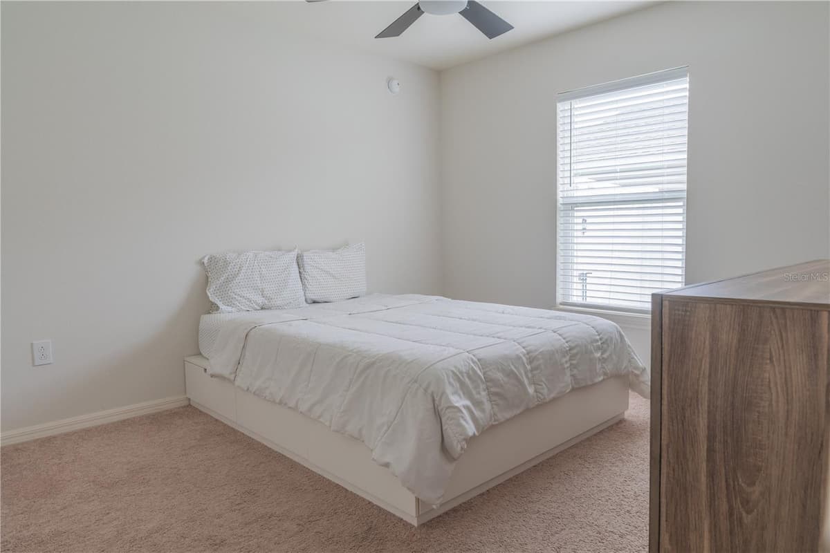 909 MONTGOMERY LANE — photo 19 of 30