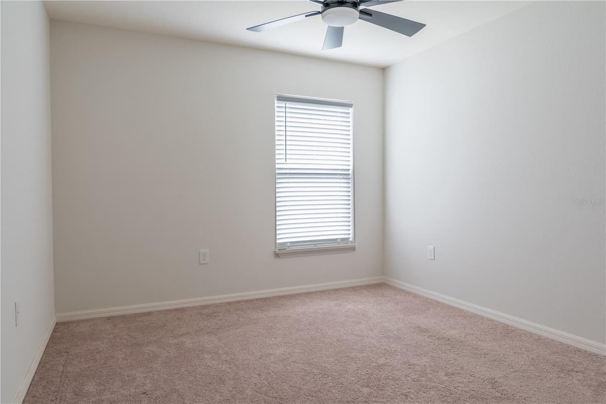 909 MONTGOMERY LANE — photo 17 of 30