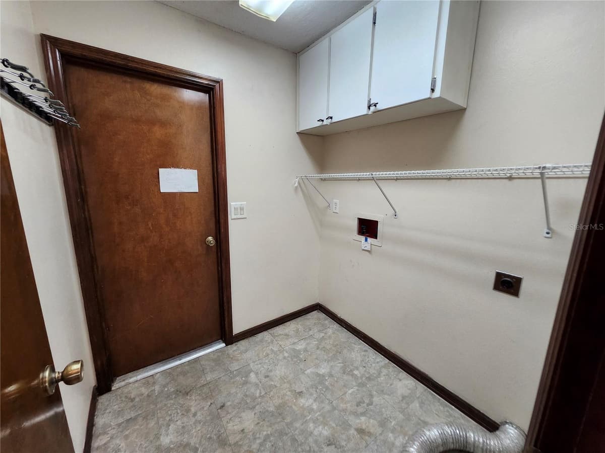 10115 HAYWARD ROAD — photo 10 of 15