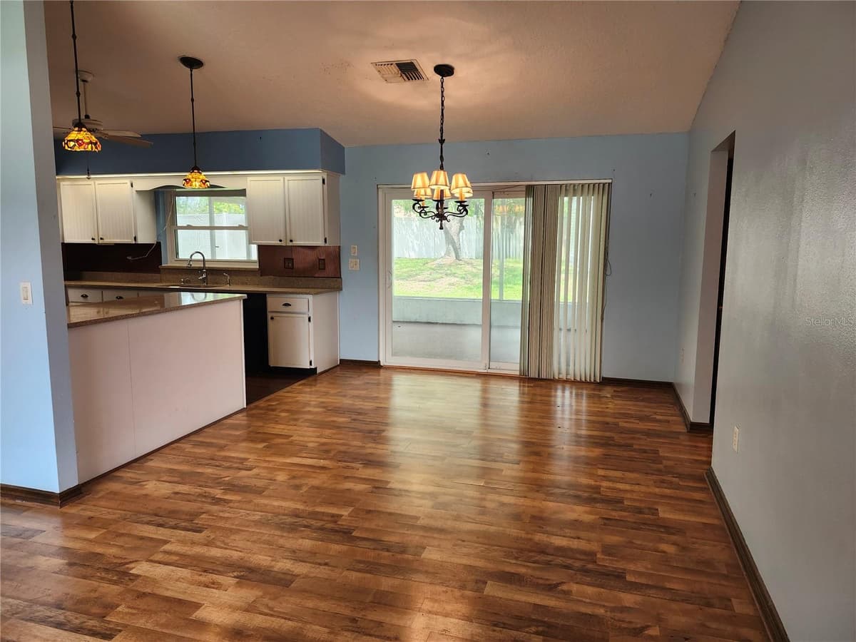 10115 HAYWARD ROAD — photo 4 of 15