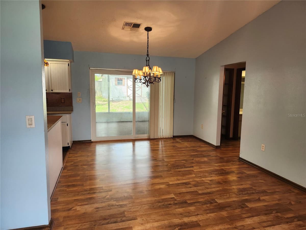 10115 HAYWARD ROAD — photo 3 of 15