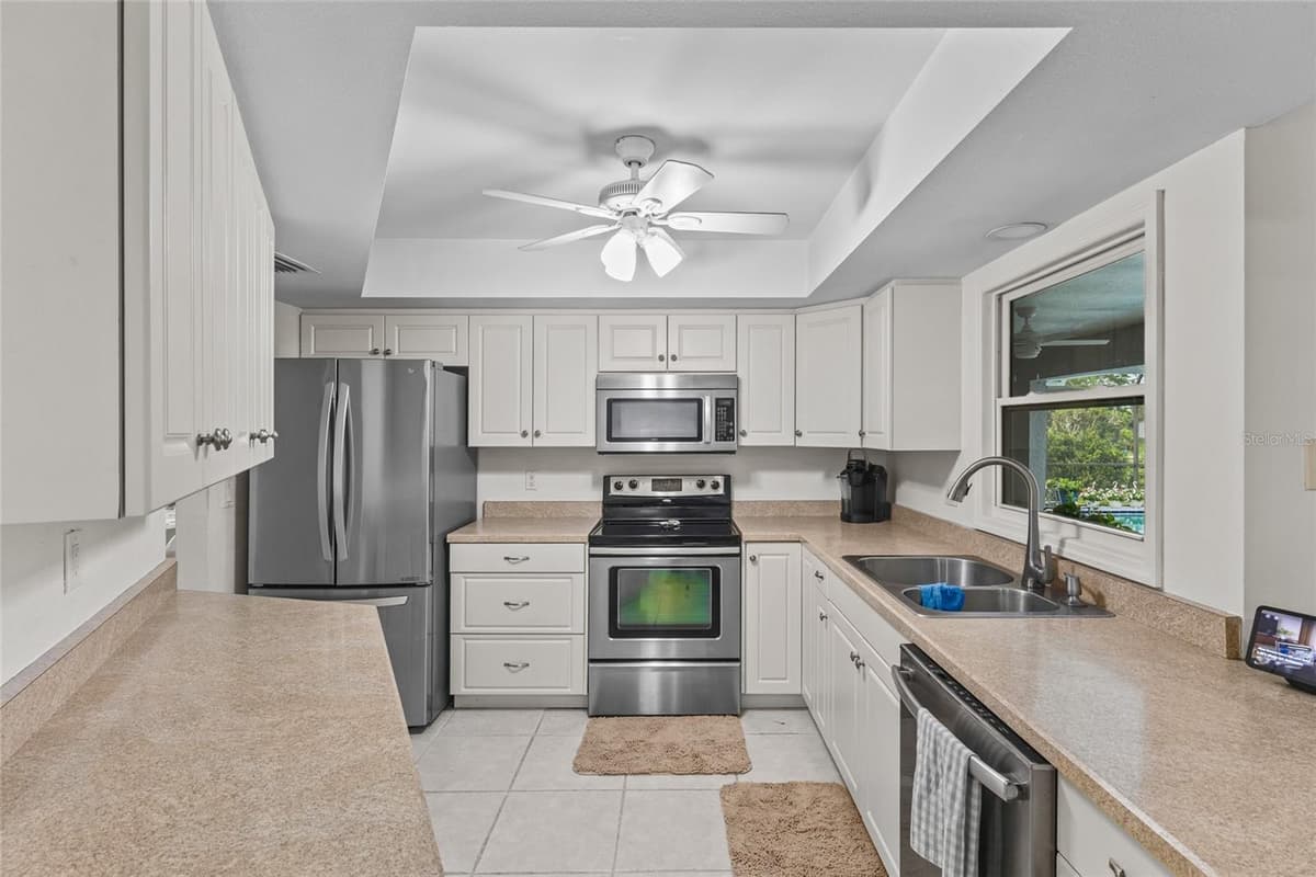 4308 PASADENA CIRCLE — photo 11 of 46
