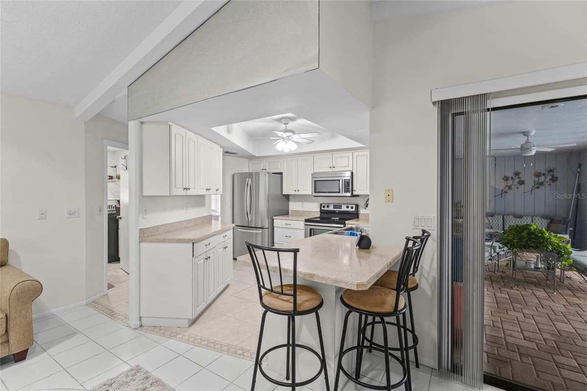 4308 PASADENA CIRCLE — photo 12 of 46