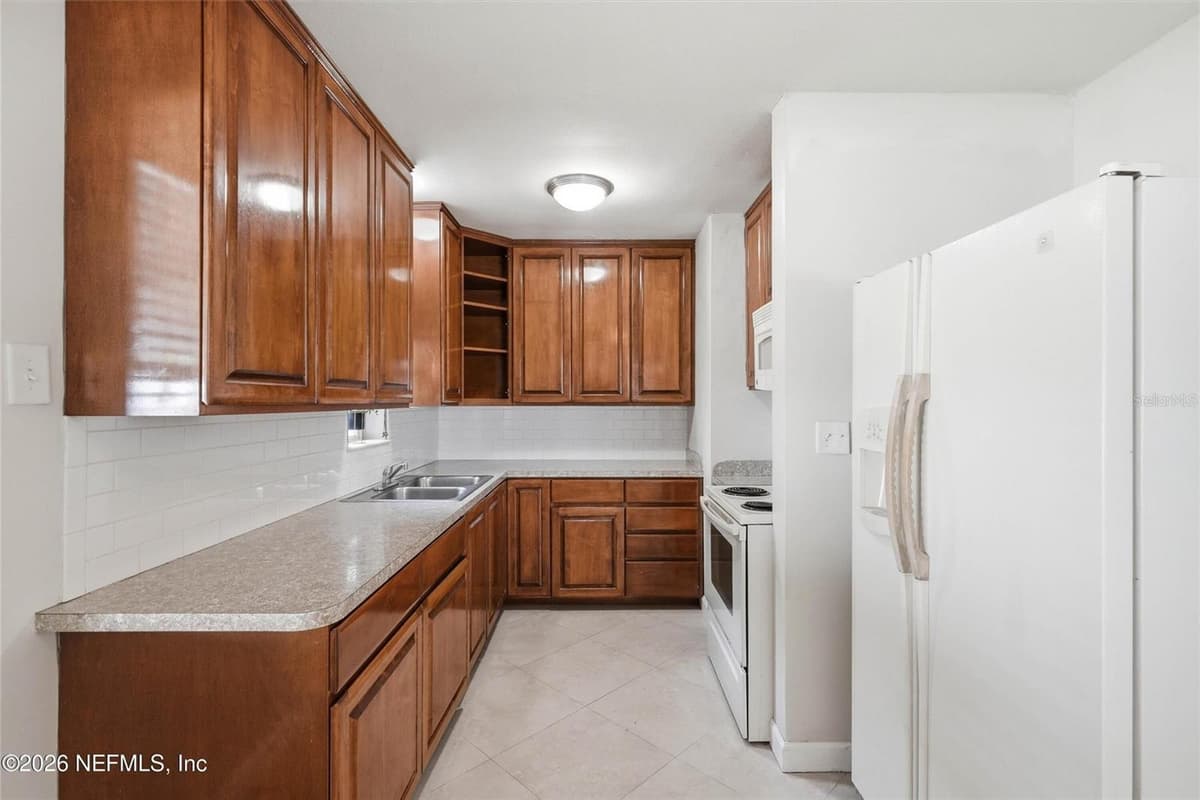 5239 GLENWOOD AVENUE — photo 13 of 37