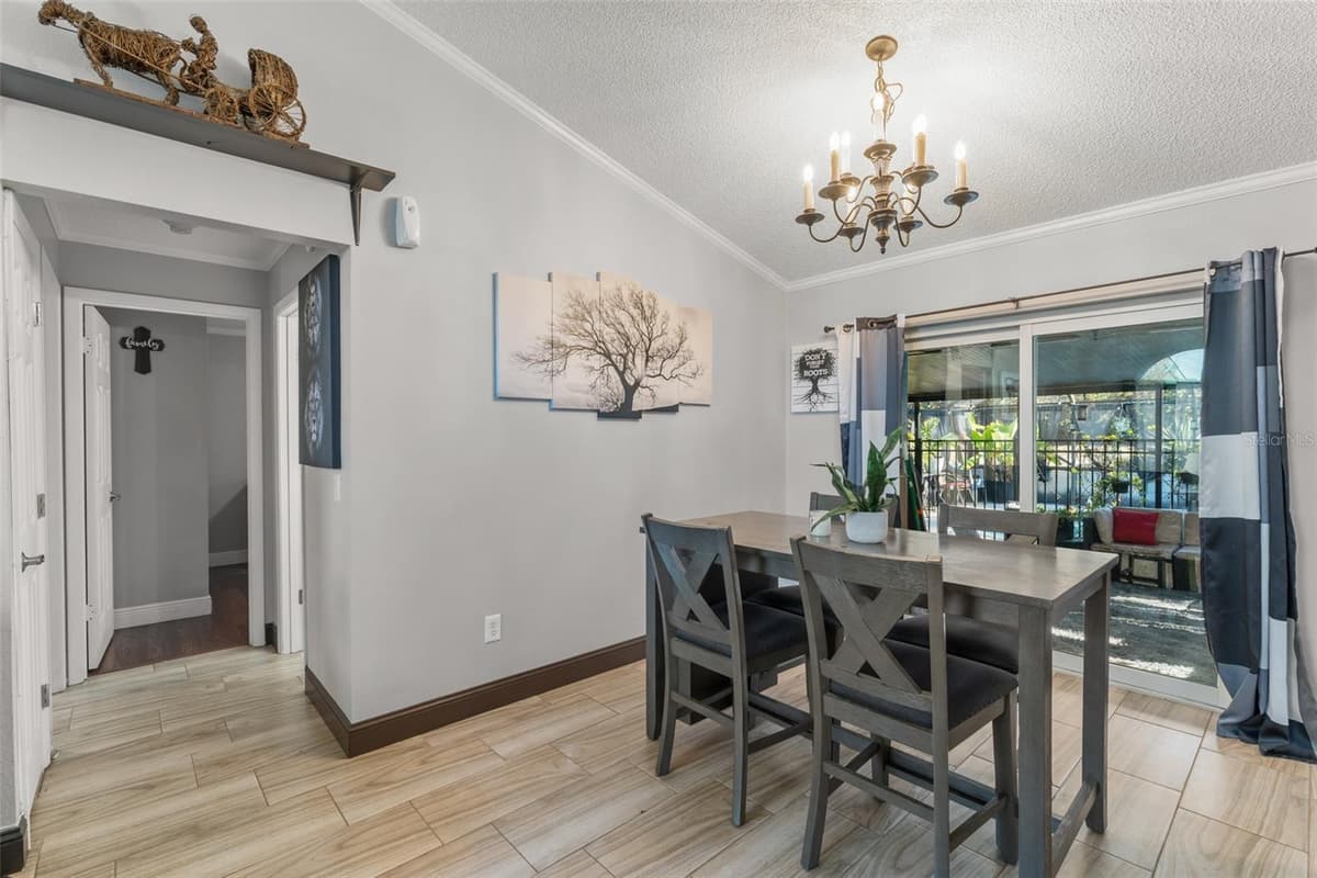961 MILLENBECK AVENUE — photo 9 of 36