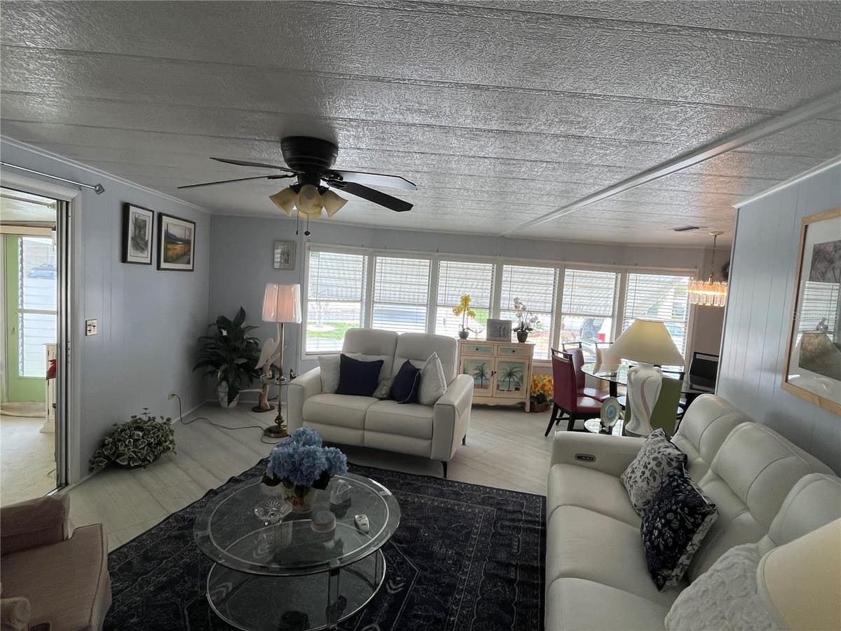 900 JOLANDA CIRCLE — photo 7 of 46