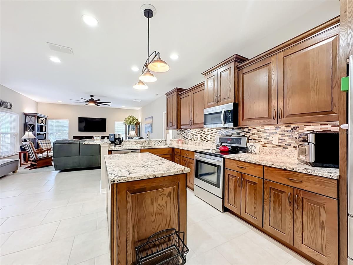 6161 BOBBY JONES COURT — photo 13 of 54