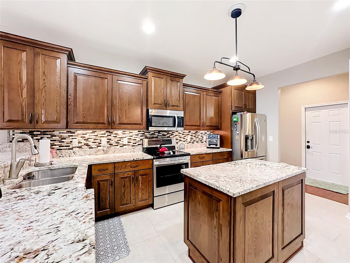 6161 BOBBY JONES COURT — photo 17 of 54