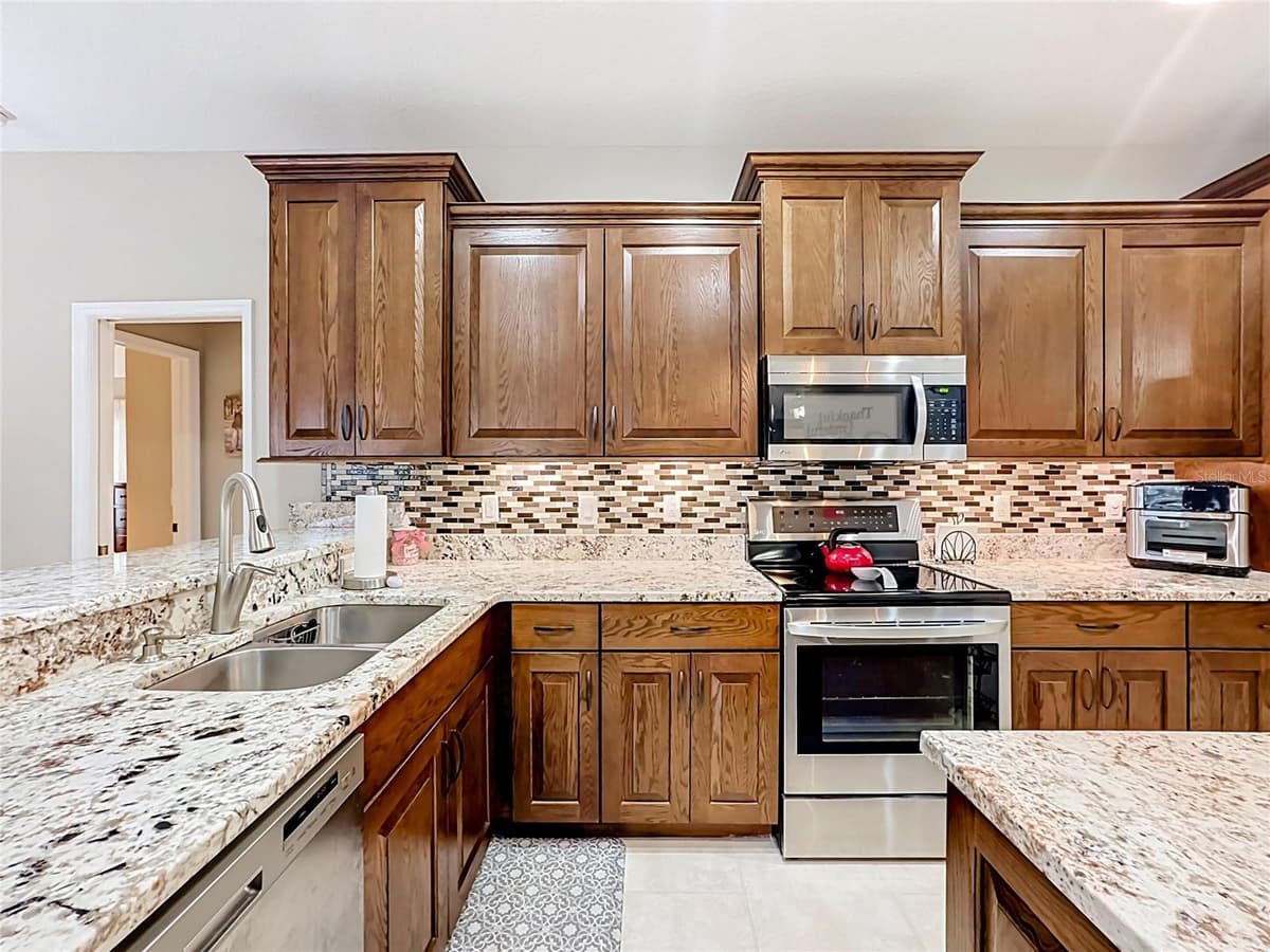 6161 BOBBY JONES COURT — photo 16 of 54