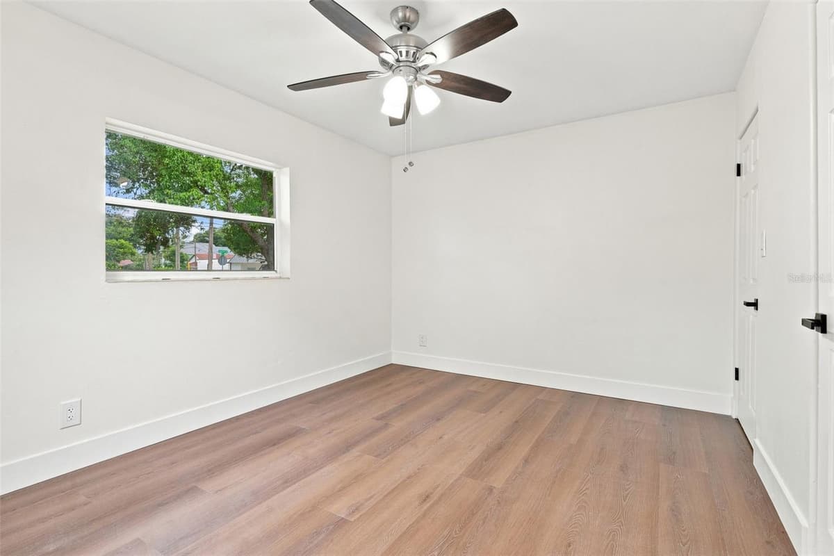 2506 DELANEY AVENUE — photo 27 of 41