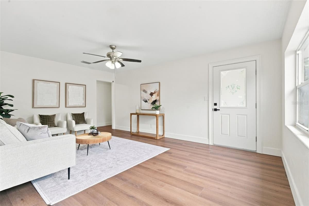 2506 DELANEY AVENUE — photo 2 of 41