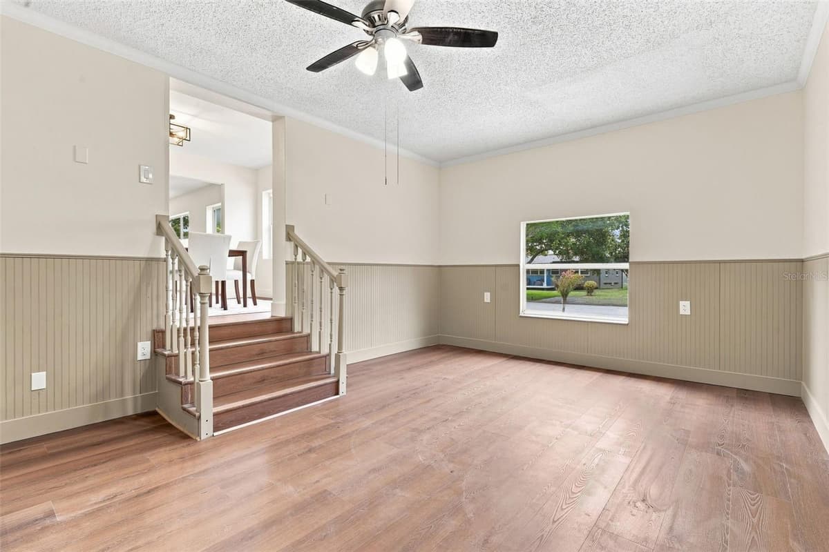 2506 DELANEY AVENUE — photo 6 of 41