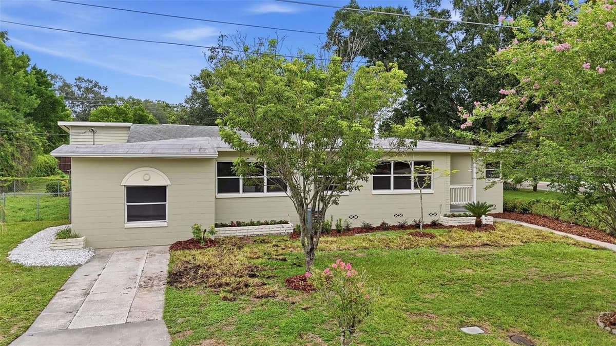 2506 DELANEY AVENUE — photo 37 of 41