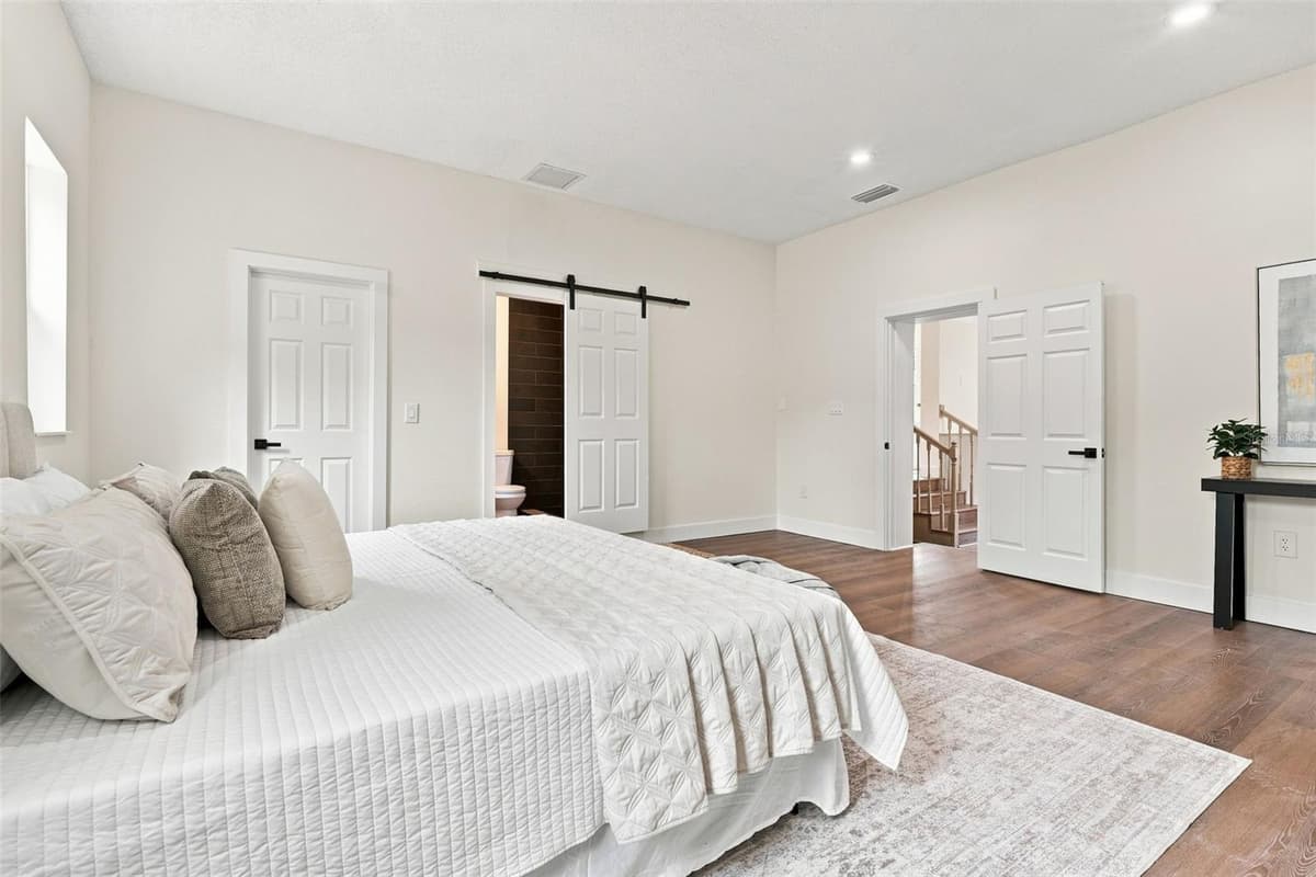 2506 DELANEY AVENUE — photo 15 of 41