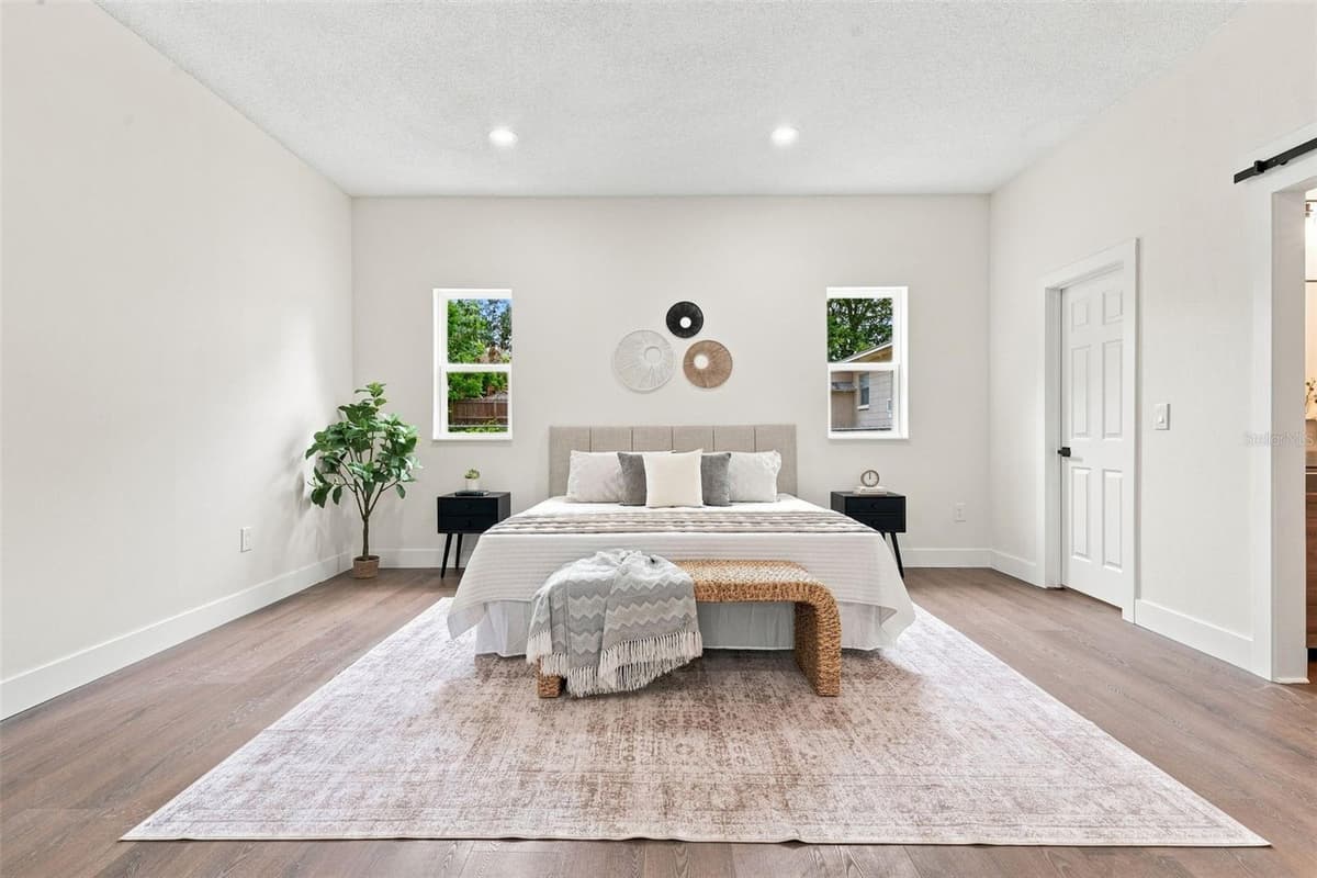 2506 DELANEY AVENUE — photo 13 of 41