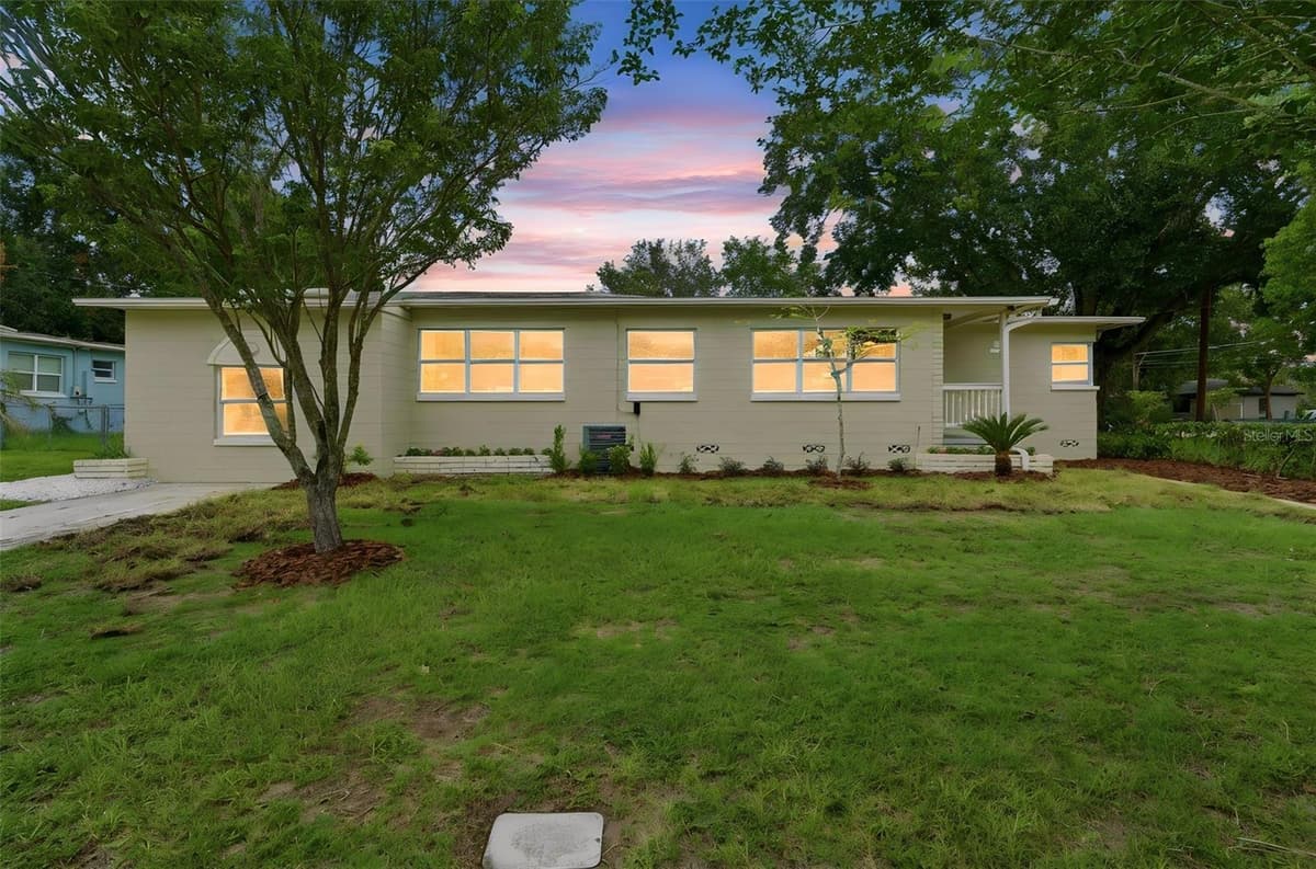 2506 DELANEY AVENUE — photo 39 of 41