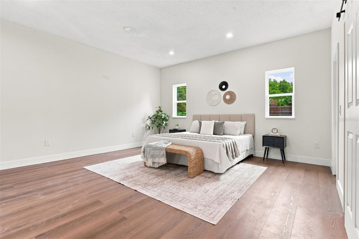 2506 DELANEY AVENUE — photo 14 of 41