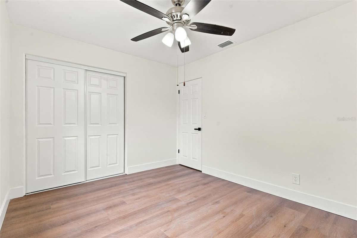 2506 DELANEY AVENUE — photo 29 of 41