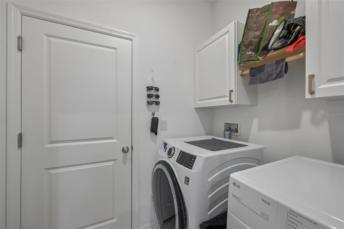 5518 LOS ROBLES COURT — photo 11 of 36