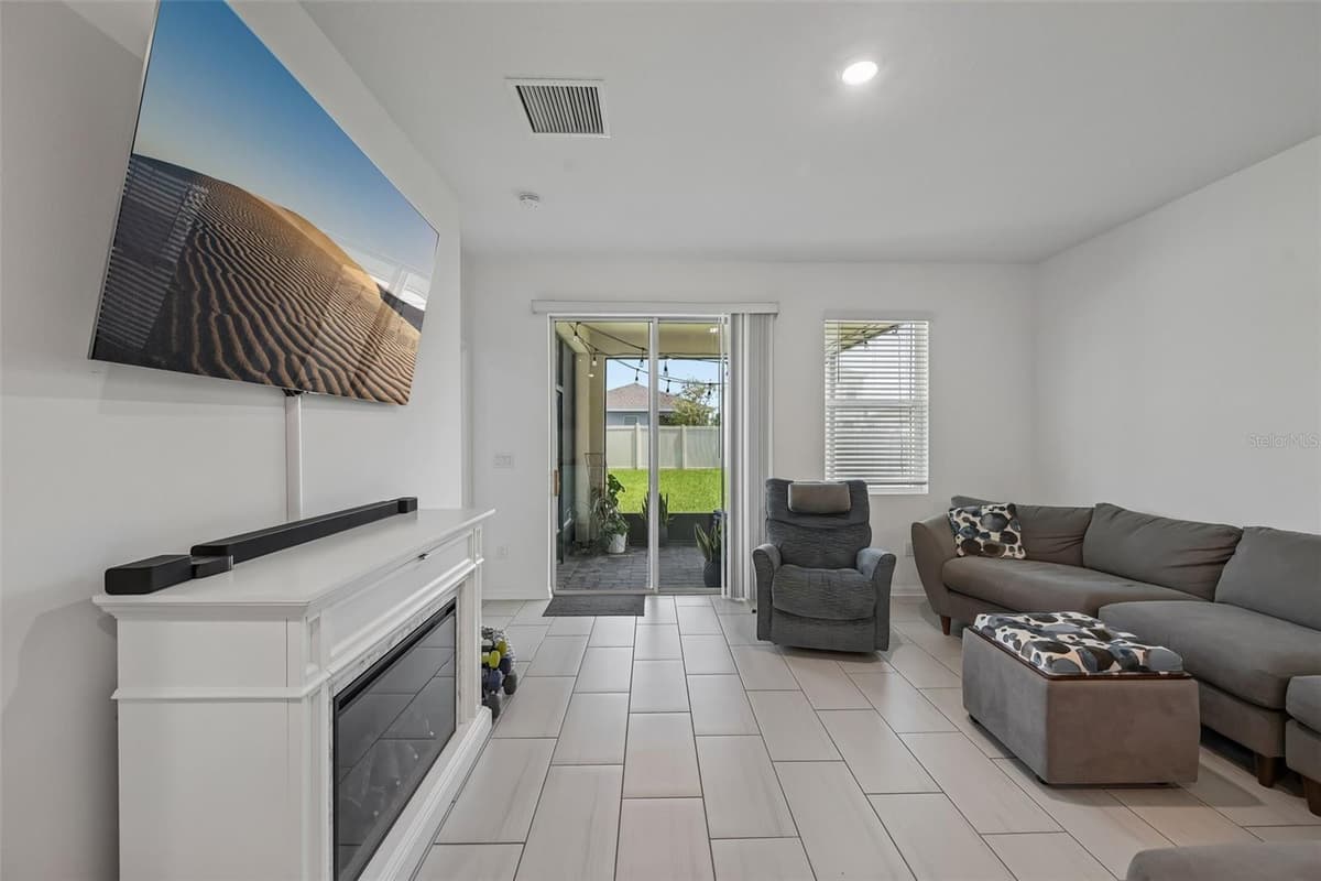 5518 LOS ROBLES COURT — photo 2 of 36